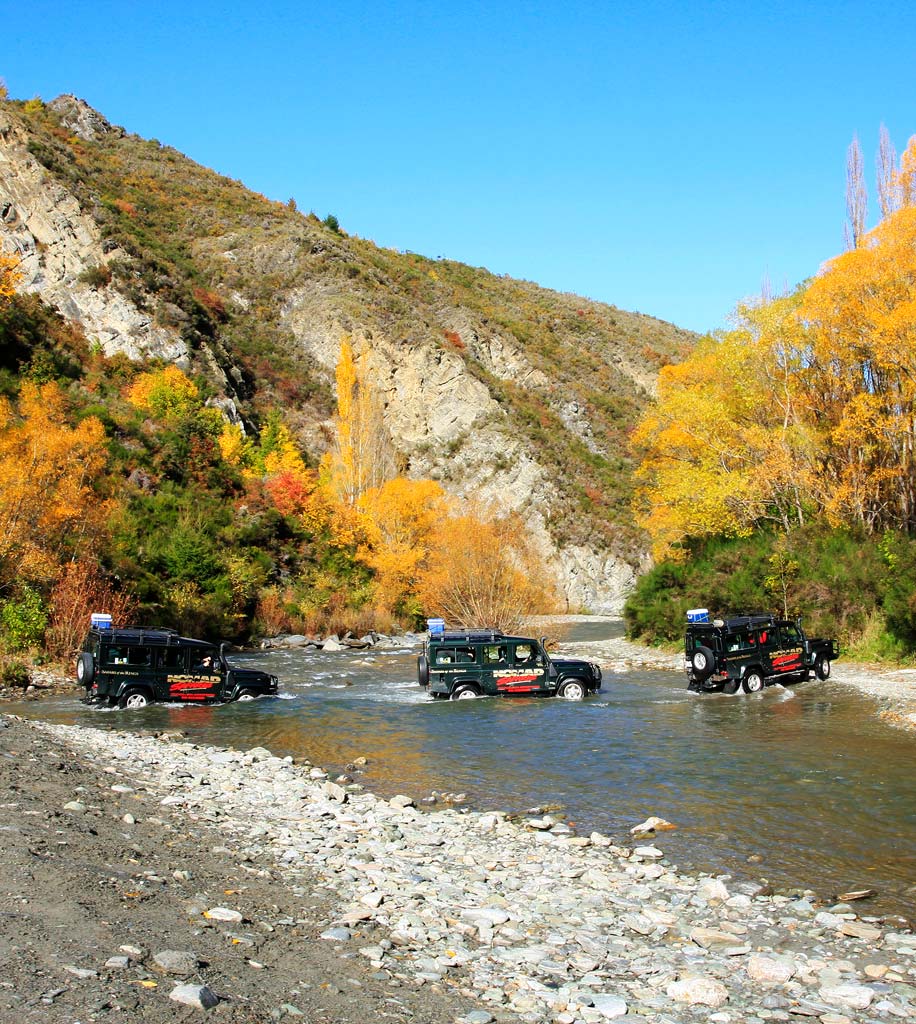 nomad-safaris-4WD-Arrow-River-Crossing